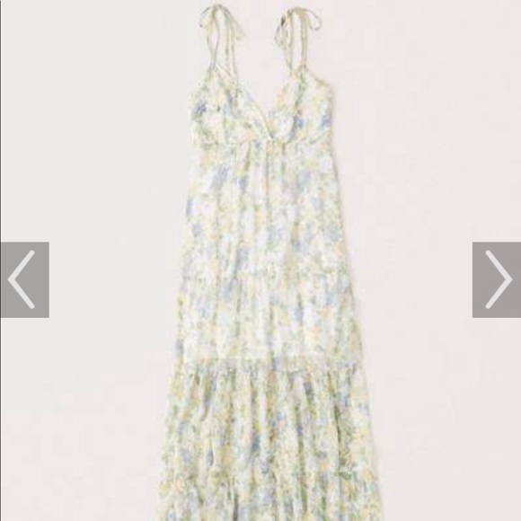 Abercrombie & Fitch Dresses & Skirts - Abercrombie & Fitch Lovestruck Maxi Dress